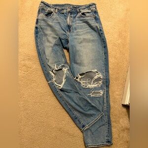 American Eagle Strigid Mom Jeans size 16 High Waisted